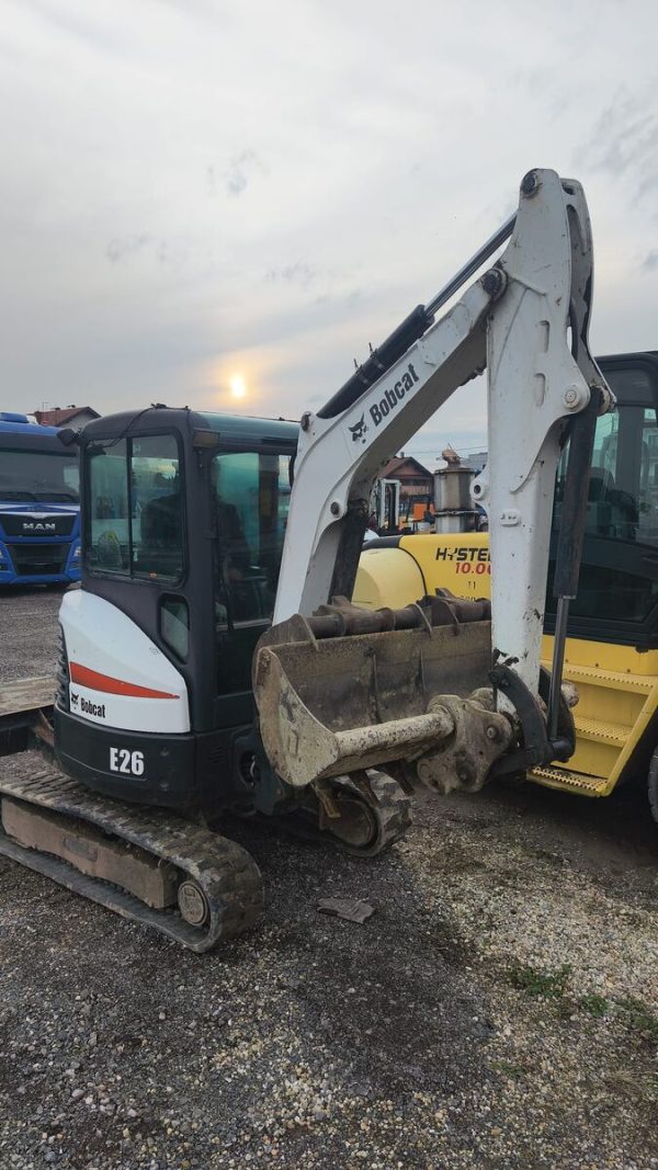 Bobcat – mini bager – E26