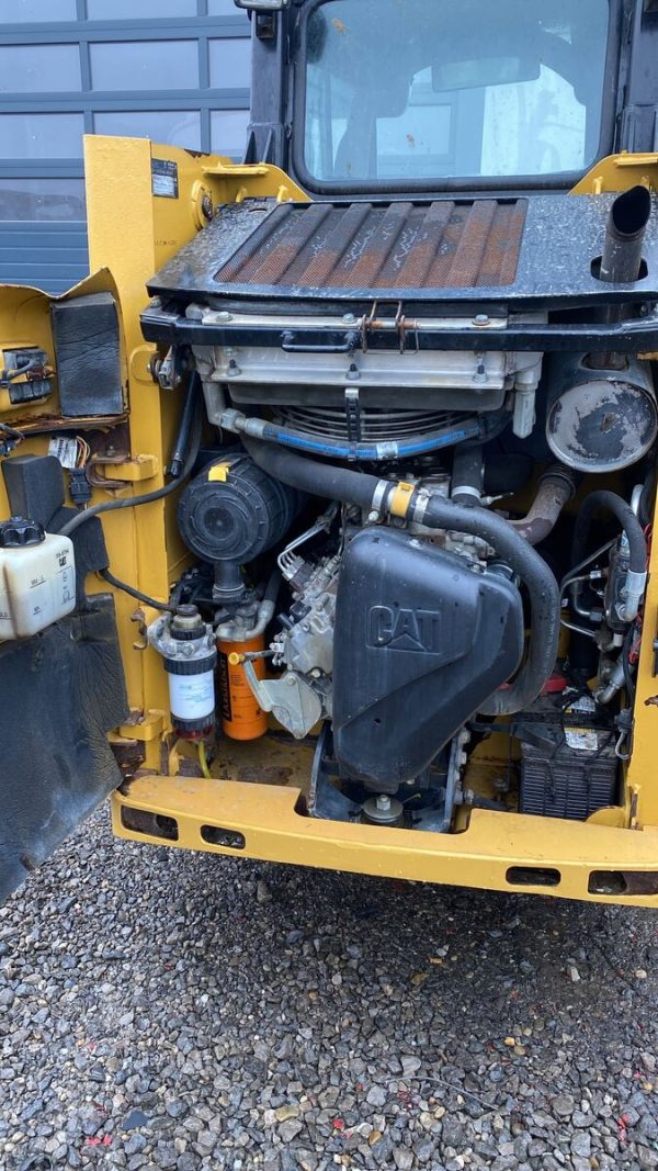 Caterpillar – mini utovarivač – 216B