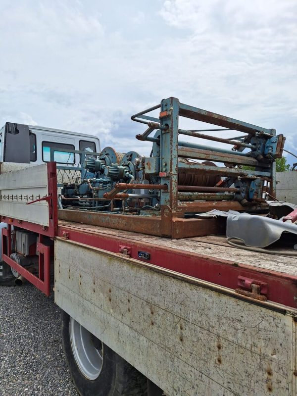 IVECO – kamion s ravnom platformom – 95E21