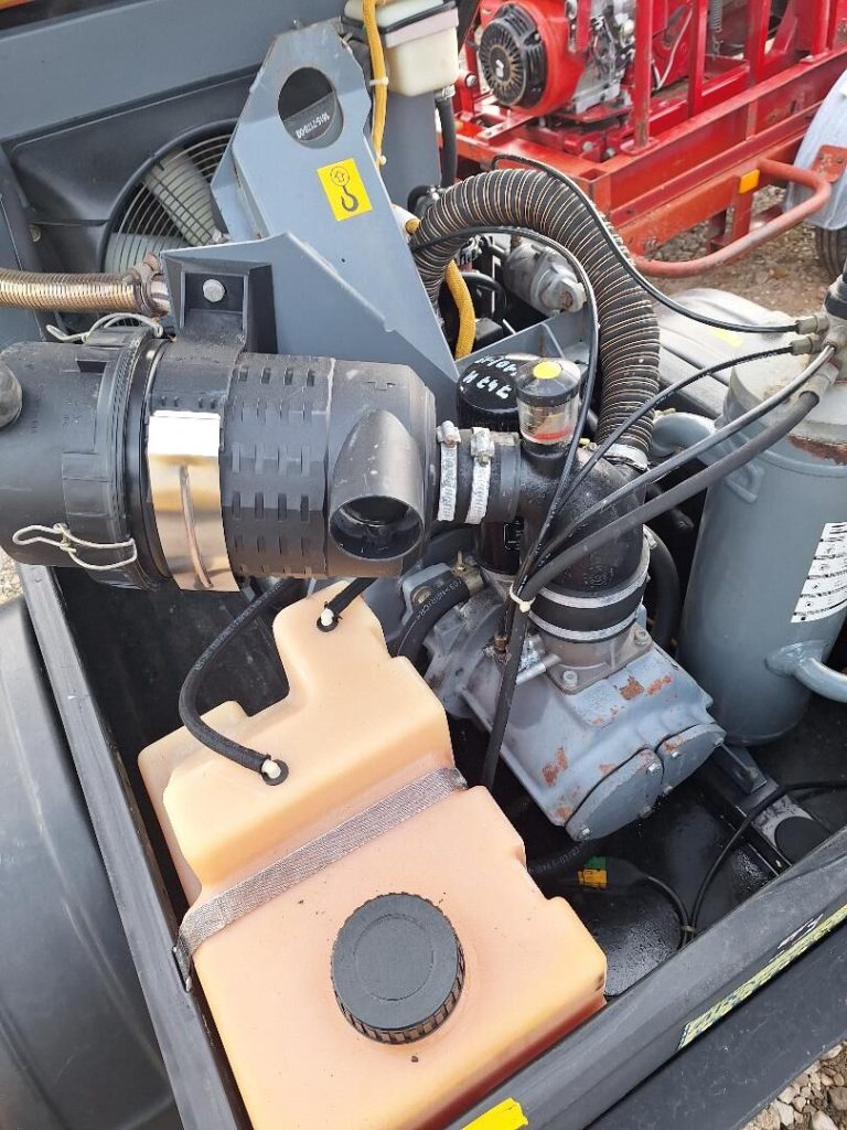 industrial-equipment-mobile-compressor-Atlas-Copco-1763232656734547600_orig_4330f6c58c163e8f5298b80527b3d7d6-25111520491519252000