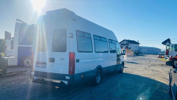 IVECO – putnički kombi – Daily