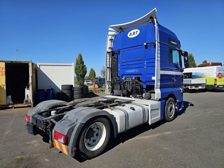 truck-tractor-MAN-440-1758863154078640485_orig_5d411adaa9c6406e97fc2fd8d44f3382-25092608045045153100